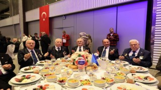 Ekrem İmamoğlu, şehit yakınları ve gazilerle iftarda bir araya geldi