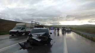 Elazığda zincirleme trafik kazası: 1 ölü, 4 yaralı