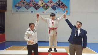 Emet Ashaboğlu Ortaokulu öğrencilerinden taekwondo da 2 il birinciliği