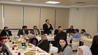 Emirdağda protokol üyeleri yaşlı ve depremzedeler ile iftarda buluştu