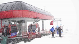 Erciyeste Nisan karı