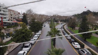 Ereğlide lodos ve yağış etkili oldu, dalgaların boyu 2 metreye ulaştı