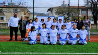 Erzincanda kızların futbol tutkusu artıyor