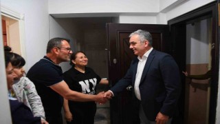 Esen,depremzede aileyle bir araya geldi