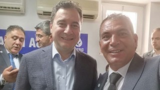 Eski Bakan Kavafın Manisadan aday gösterilmesi istifaları beraberinde getirdi