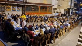 Eski İzmir Erzurumlular Derneğinden 500 kişilik iftar sofrası