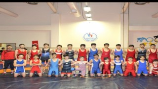Eskişehirden 10 sporcu madalya için güreşecek