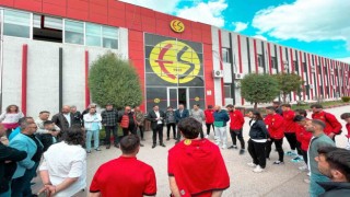 Eskişehirsporlu yönetici ve futbolcular bayramlaştı