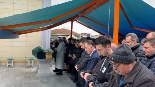 Evde ölü bulunan anne ve oğlu Çekmeköyde toprağa verildi