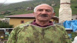 Evini talan eden ayıya Helal olsun dedi
