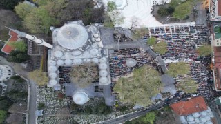 Eyüp Sultan Camiinde bayram coşkusu böyle görüntülendi