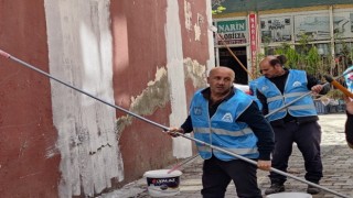 Eyyübiyede sel basan sokaklar boyanıyor