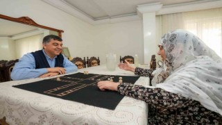 Fadıloğlu, 75 yaşındaki Fazilet İnceman ile peçiç oynadı