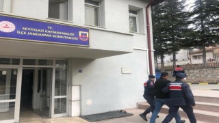 Farklı suçlardan kaydı bulunan şahıslar jandarma tarafından yakalandı