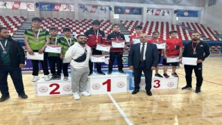 Fatih Ortaokulu masa tenisinde Türkiye finalinde