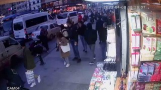 Fatihte kadının cep telefonunu çalan kapkaççıyı vatandaşlar yakaladı