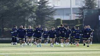 Fenerbahçe, Başakşehir maçı hazırlıklarını tamamladı