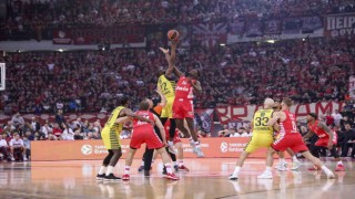 Fenerbahçe seriyi eşitledi