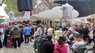 Gediz pazarında bayram yoğunluğu