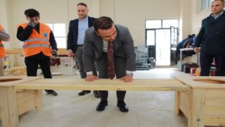 Gençlerin istihdam kapısı kent mobilyası üretim atölyesi belediyeye kazanç sağlayacak