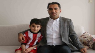 Gezi parasını depremzedelere bağışlamıştı, iyilik yapıp iyilik buldu