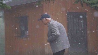 Gölcük Tabiat Parkında Nisan ayında kar sürprizi