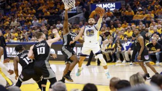 Golden State, Sacramentoyu yenerek seride durumu 2-2 yaptı