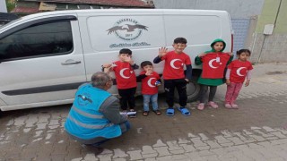Gönüllü havacılardan miniklere 23 Nisan hediyesi