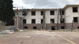 Güçlendirme yetersiz kalan Buldan İmam Hatip Ortaokulu yıkılacak
