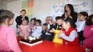 Güderden miniklere doğum günü sürprizi
