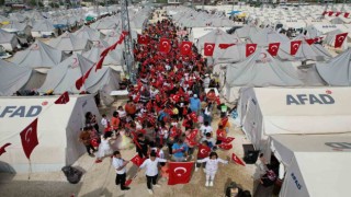 Hatayda çadır kent kırmızı beyaza büründü