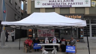 HDP evlat nöbetindeki ailelerin sesini müzikle bastırmaya çalıştı