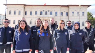 Hem çalıp hem söylediler, polis haftasını kutladılar