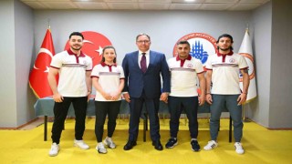 İBBSK Başkanı Fatih Keleş, Avrupa şampiyonalarında madalya alan sporcularla buluştu