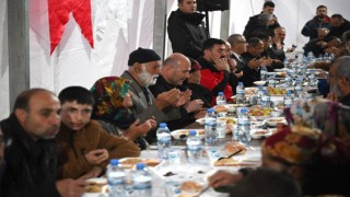 İçişleri Bakanı Soylu, depremin merkezi Pazarcıktan duyurdu: Köylere konteyner vereceğiz