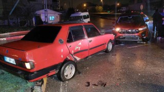İki otomobil çarpıştı: 1 yaralı