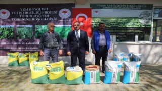 İklim dostu tohumlar çiftçilerle teslim edildi