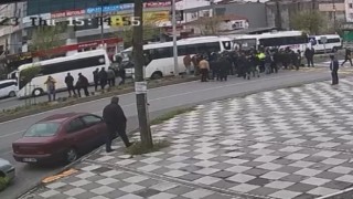 İşçi servisinin çarptığı çocuk ağır yaralandı: O anlar kameraya yansıdı