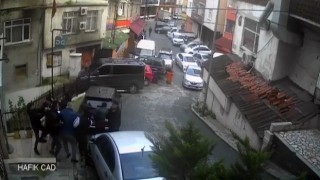 İstanbulda dehşet anları kamerada: İşyerini basan gruptan bir kişi silahla havaya defalarca ateş açtı