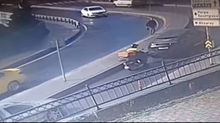 İstanbulda lüks araçla navigasyon kazası kamerada: Kuryeye 300 euro verip kaçtılar