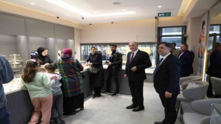 İtalyan öğretmen ve öğrencilerden Başkan Özlüye yakın ilgi