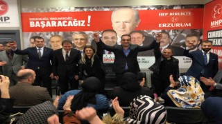 İYİ Parti milletvekilliği adaylığından istifa etti, MHPye katıldı