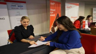 İzmir Ekonomili gençler, 37 firma ile buluştu