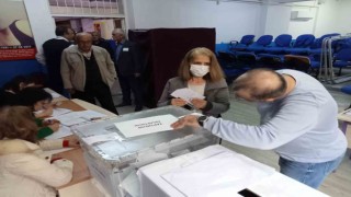 İzmirde çifte vatandaşlar Bulgaristan seçimleri için sandık başında