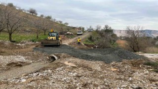 İzmit Belediyesi Adıyamanda selden kapanan yolları açtı
