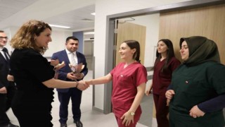 İzmit Belediyesi Ebeler Haftasını kutladı