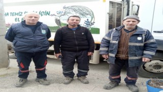 İznikte çöp konteynırında bulunan para sahibine ulaştırıldı