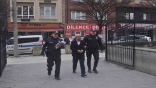 Jandarma aracı ve minibüse çarpan otobüsün şoförü tutuklandı