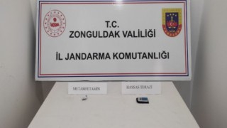 Jandarmanın durdurduğu şüphelilerden uyuşturucu çıktı