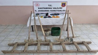 Kaçak kazı yapan definecilere suçüstü: 3 gözaltı